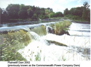 Plainwell Dam 2002 (previously known as the Commonwealth Power Company Dam) - Click image to go to larger photograph (49KB)