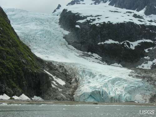Picture of Alaskan glacier near Seward, Alaksa. Photographer: Dennis Demcheck, USGS